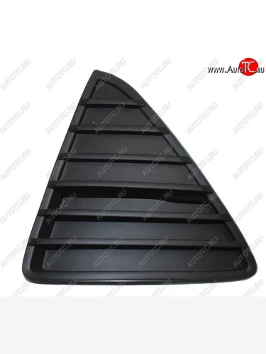 Левая заглушка противотуманной фары в бампер SAT Ford Focus 3 хэтчбэк дорестайлинг (2010-2015)