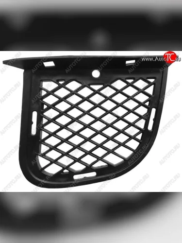 Правая Заглушка противотуманной фары в бампер SAT Hyundai Tucson JM (2004-2010)