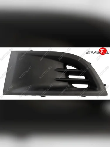 Заглушка противотуманной фары в бампер SAT Nissan Bluebird Sylphy G11 седан (2005-2012)