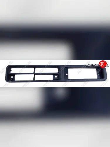 Заглушка противотуманной фары в бампер SAT Nissan Datsun - Terrano  WD21