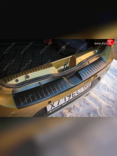 Накладка защитная на задний бампер Yuago Renault Sandero 2 дорестайлинг (2014-2018)