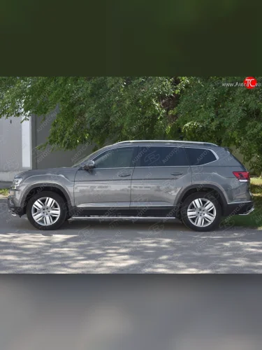 Пороги труба 75х42 Russtal (овал с проступью) Volkswagen Teramont 1 CA1 дорестайлинг (2016-2020)