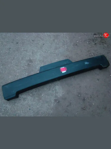 Накладка на заднюю дверь автомобиля Varta (с вырезом в нижней части) Volkswagen Caravelle T4 рестайлинг (1995-2003)