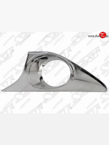 Левая рамка противотуманной фары SAT (хром) Toyota Camry  XV50 (2011-2014) дорестайлинг
