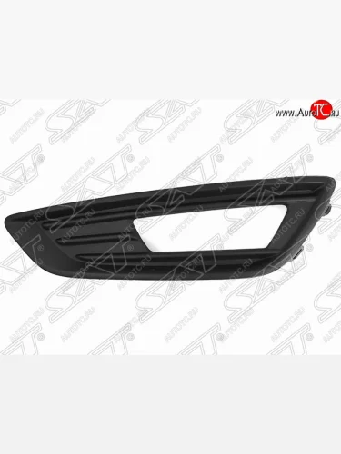 Левая рамка противотуманной фары SAT Ford Focus 3 седан рестайлинг (2014-2019)
