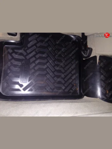 Комплект ковриков в салон (правый руль) Aileron 3D (с подпятником) Toyota Corolla E120 седан дорестайлинг (2000-2004)