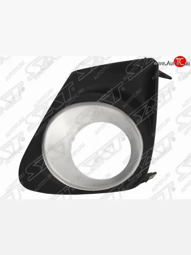 Левая рамка противотуманной фары SAT Toyota Corolla E150 седан дорестайлинг (2006-2010)