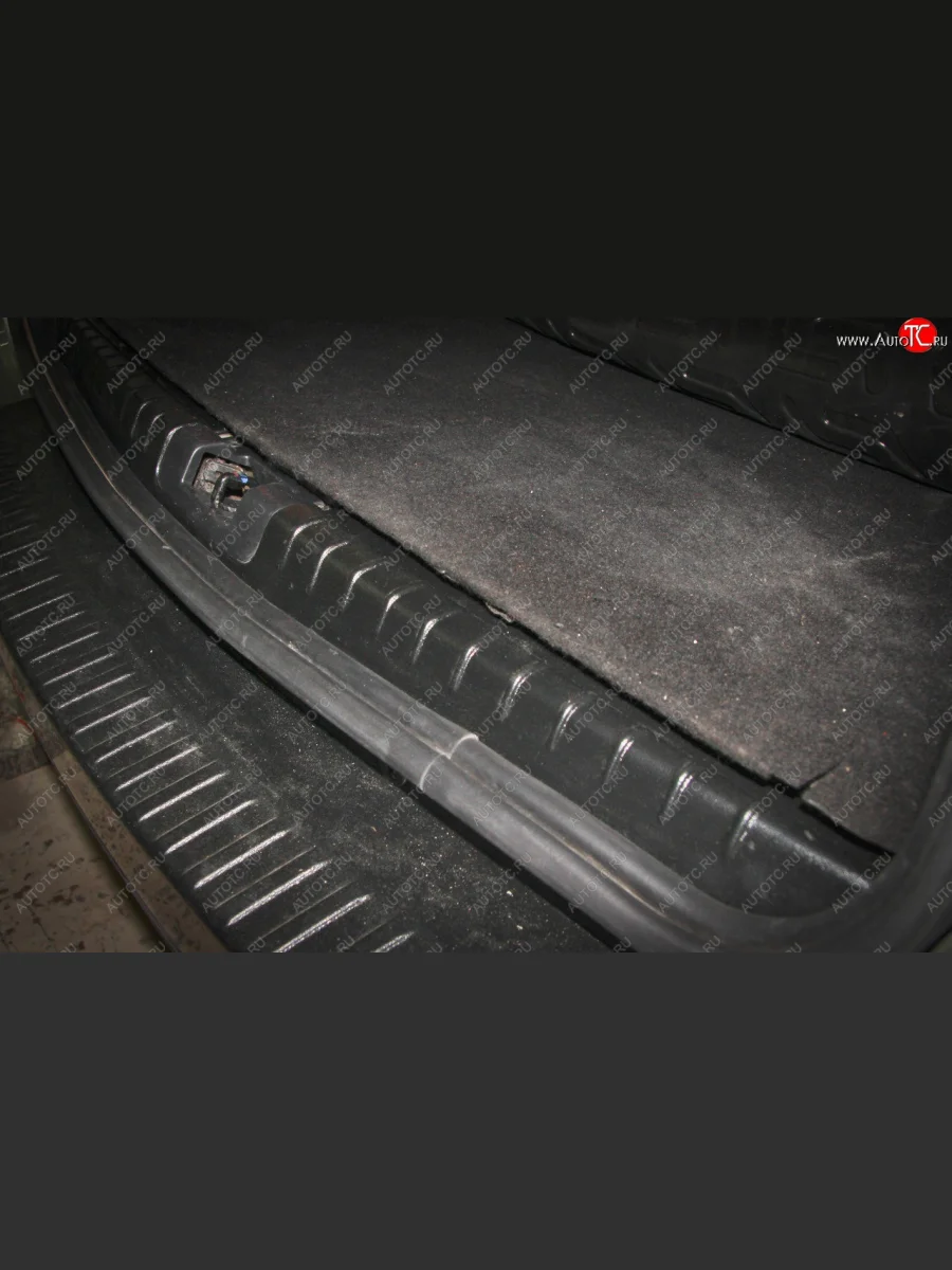 Накладка в проем багажника АртФорм Renault Duster HS дорестайлинг (2010-2015)  в Керчи Республика Крым