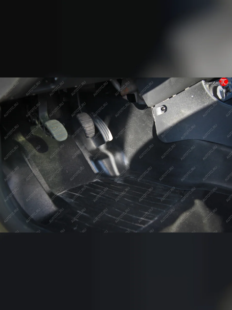 Накладки на ковролин АртФорм Renault Duster HS дорестайлинг (2010-2015) (Передние тоннельные)  в Керчи Республика Крым