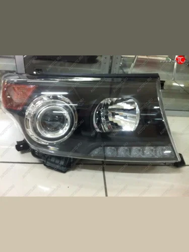 Правая фара SAT (чёрная Brownstone) Toyota Land Cruiser 200 дорестайлинг (2007-2012)