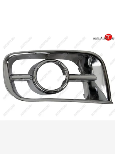 Правая вставка в бампер под ПТФ SAT (хром, под широкую кабину) Toyota Hiace H200 минивэн (Япония) дорестайлинг  (2004-2007)