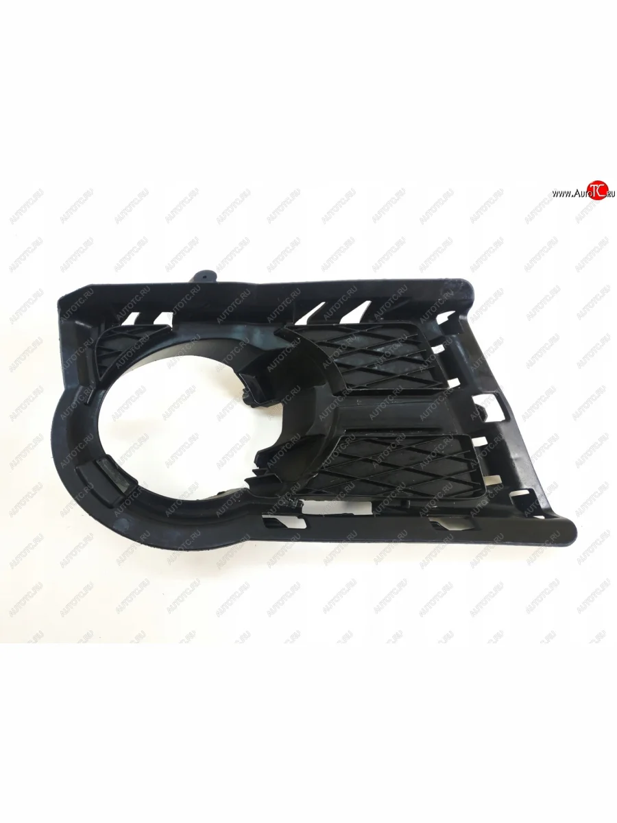 Правая вставка в бампер под ПТФ SAT Volkswagen Tiguan NF дорестайлинг (2006-2011)  в Керчи Республика Крым