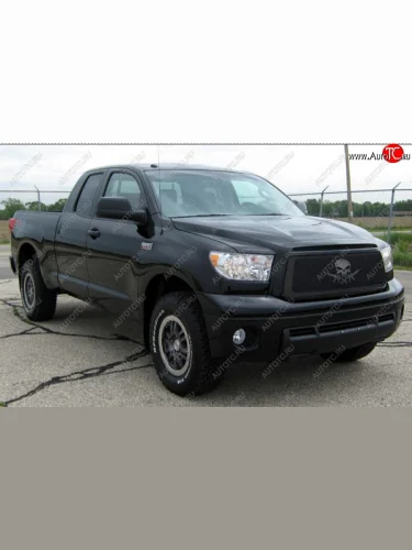 Вставка в решетку радиатора CrTuning (Череп) Toyota Tundra XK50 дорестайлинг (2007-2009)