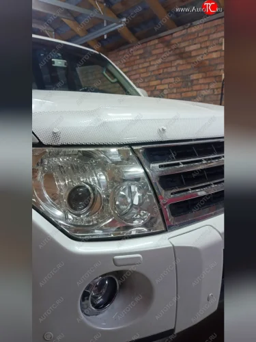 Дефлектор капота CA-Plastiс (серия Шелкография белая) Mitsubishi Pajero 4 V90 дорестайлинг (2006-2011)