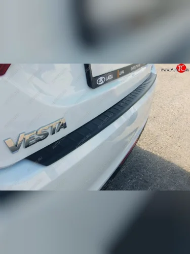 Накладка защитная на задний бампер Petroil Tuning (Текстурная поверхность) Лада ВАЗ Веста ( 2180,  SW 2181) (2015-2023) седан дорестайлинг, универсал дорестайлинг