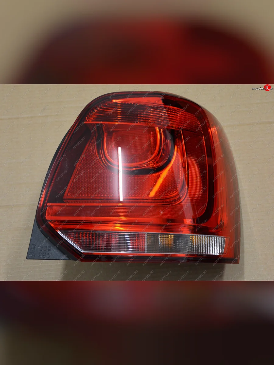 Правый фонарь задний VAG Volkswagen Polo Mk5 6R,6C,61 седан дорестайлинг (2009-2015)  в Самаре Самарской области