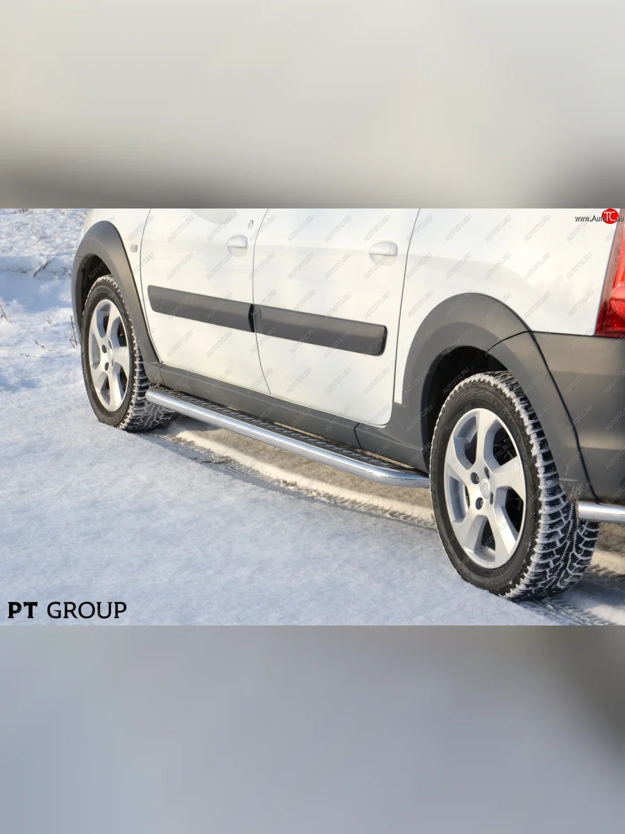 Порожки для ног из трубы Ø51 с алюминиевой площадкой Cross Petroil Tuning Лада ВАЗ Ларгус дорестайлинг R90 (2012-2021) (Нержавеющая полированная сталь)  с доставкой в г. Керчь