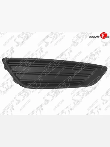 Правая Заглушка в бампер под ПТФ SAT Ford Focus 3 седан рестайлинг (2014-2019)