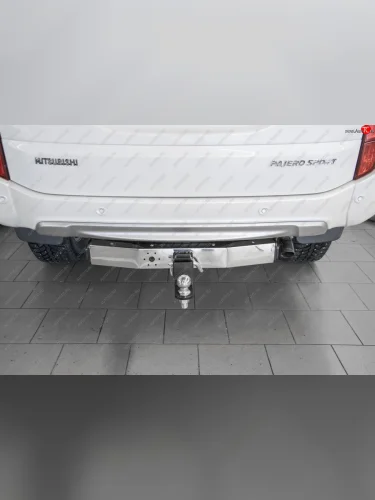 Фаркоп PT GROUP /съемный квадрат/ с НЕРЖ накладкой MITSUBISHI Pajero Sport 2008-2020  Mitsubishi Pajero Sport  QE (2015-2021) дорестайлинг