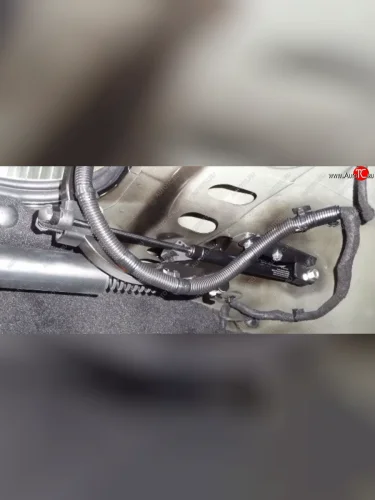 Упоры багажника Russtal Лада ВАЗ Веста 2180 седан дорестайлинг (2015-2023)