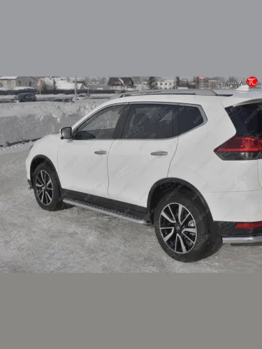 Пороги с алюминиевым листом SLITKOFF (Ø42 мм) (Лист алюминиевый, труба - сталь окрашенная в серебристый цвет) Nissan X-trail  3 T32 (2017-2022) рестайлинг