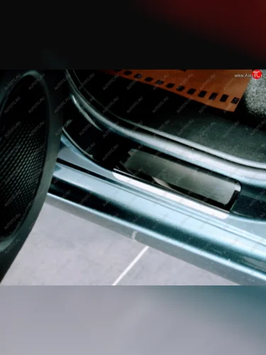 Пороги накладки Russtal (Нержавейка полированная) Mazda Demio 2 DY дорестайлинг (2002-2005)