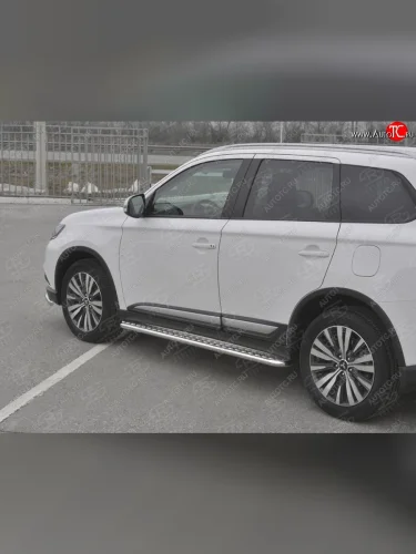 Порожки для ног SLITKOFF (Ø42 мм) (Лист нержавейка, труба - нержавейка) Mitsubishi Outlander  GF (2018-2022) 3-ий рестайлинг