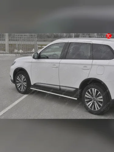 Защита порогов (Ø75x42 мм с проступью, нержавейка) Russtal Mitsubishi Outlander GF 3-ий рестайлинг (2018-2022)