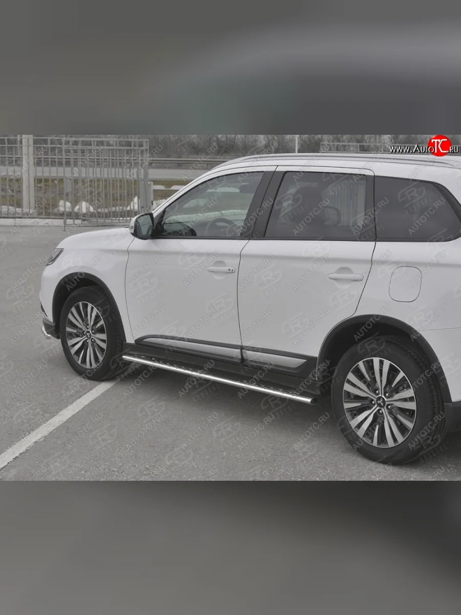 Защита порогов (Ø75x42 мм с проступью, нержавейка) Russtal Mitsubishi Outlander GF 3-ий рестайлинг (2018-2022)  в Воронеже Воронежской области