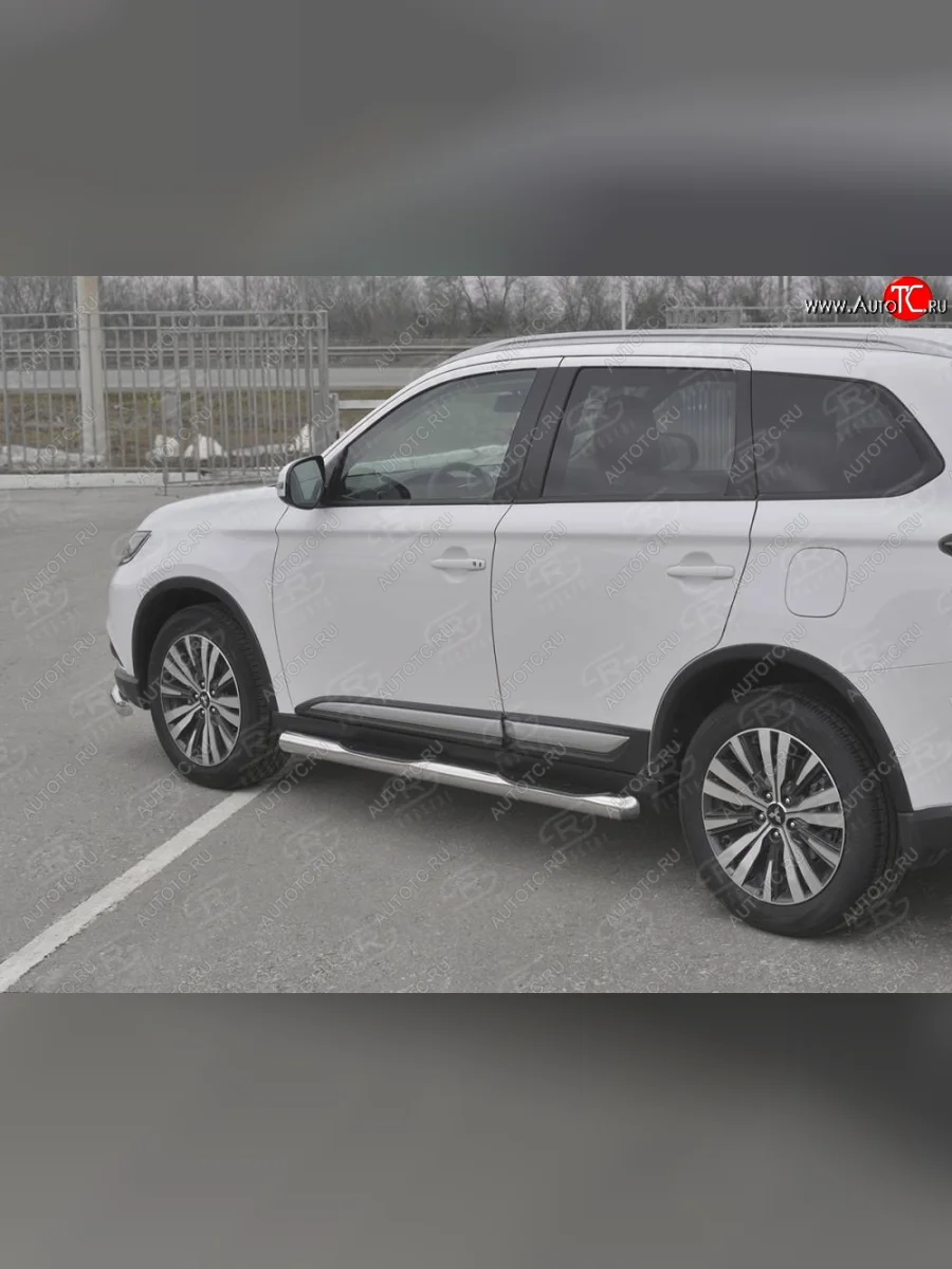 Защита порогов (Ø76 мм с проступью, нержавейка) SLITKOFF Mitsubishi Outlander GF 3-ий рестайлинг (2018-2022) (Металлические торцы под 90°)  в Самаре Самарской области