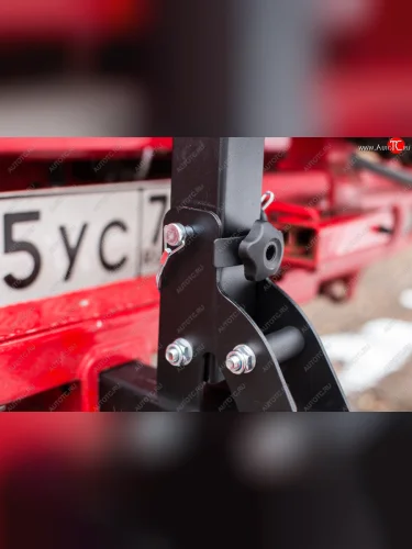 Велобагажник в квадрат для фаркопа РИФ (На 3 велосипеда) Ford Maverick (1988-1994)