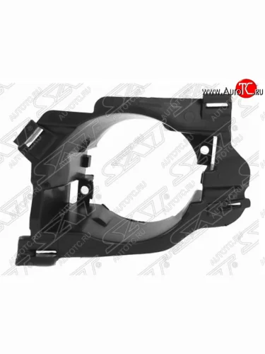 Левый кронштейн противотуманной фары SAT Renault Logan 1 рестайлинг (2010-2016)