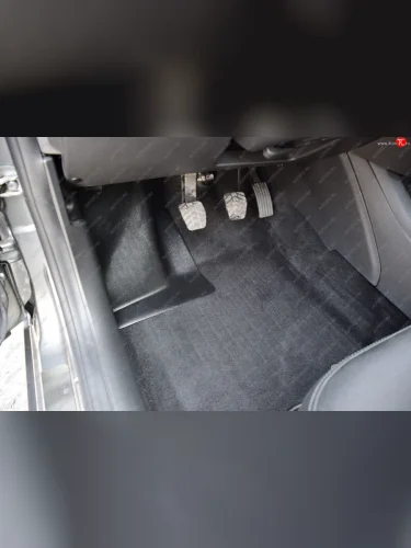 Накладки на ковролин пола Petroil Tuning (Передние боковые) Лада ВАЗ Веста ( 2180,  SW 2181) - Веста Кросс NG ( 2180,  SW 2181)