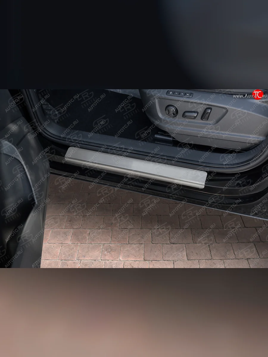 Накладки порожков салона Russtal Skoda Karoq NU7 дорестайлинг (2017-2021) (Нержавейка шлифованная)  в Самаре Самарской области