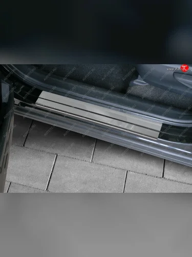 Накладки порожков салона Russtal (Нержавейка полированная) Toyota RAV4 XA40 5 дв. рестайлинг (2015-2019)