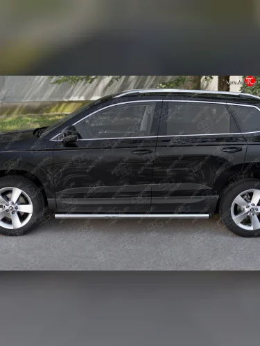 Защита порогов на SLITKOFF труба d63 (защита порогов с заглушками на торцах) Skoda Karoq  NU7 (2017-2025) дорестайлинг, рестайлинг