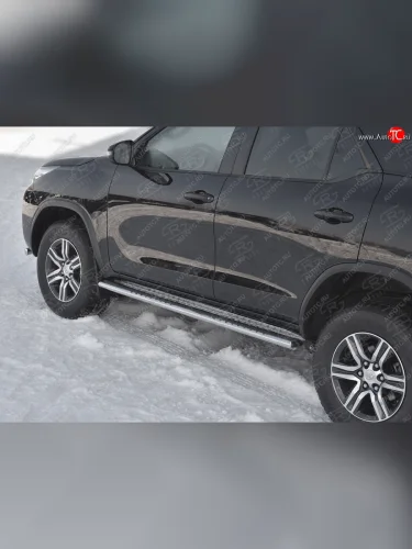 Защита порогов Russtal труба 120х60 овал с проступью Toyota Fortuner AN160 рестайлинг (2020-2025)