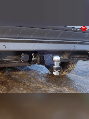 Фаркоп (тягово-сцепное устройство) TCC (оцинкованный, шар Е нержавейка) Volkswagen Tiguan  Mk2 (2016-2022) дорестайлинг, рестайлинг