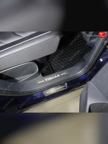 Пороги накладки задние ТСС (нержавейка шлифованная, надпись Tiguan) Volkswagen Tiguan Mk2 дорестайлинг (2016-2020)
