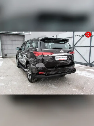 Защита заднего бампера Slitkoff (Ø 76+42, двойная, уголки) (Сталь с полимерным покрытием. Цвет: черный) Toyota Fortuner AN160 дорестайлинг (2015-2020)