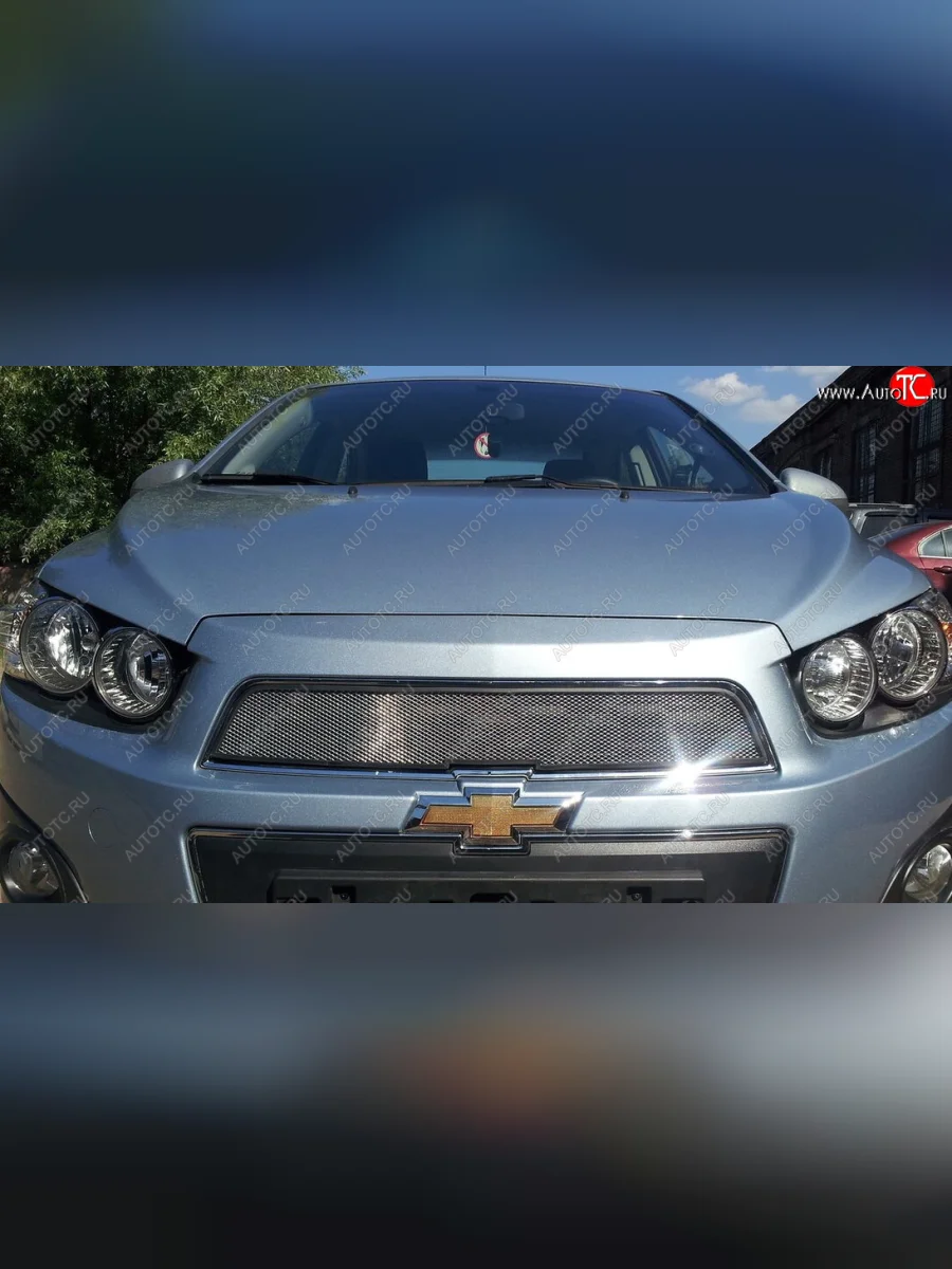 Защитная сетка решетки радиатора Стрелка 11 Стандарт (алюминий/пластик) Chevrolet Aveo T300 хэтчбек (2011-2015) (Цвет: хром)  в Керчи Республика Крым
