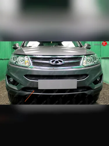 Защитная сетка радиатора в бампер Стрелка 11 Стандарт (алюминий, пластик) (Цвет: черный) Chery Tiggo 5 (T21) дорестайлинг (2014-2017)