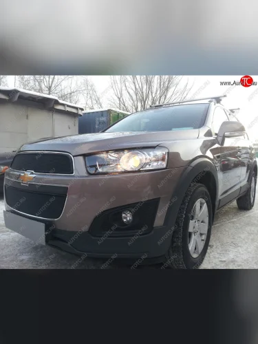 Защитная сетка радиатора в бампер Стрелка 11 Стандарт (алюминий/пластик, 2 шт) (Цвет: черный) Chevrolet Captiva 2-ой рестайлинг (2013-2016)