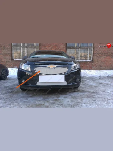 Защитная сетка решетки радиатора Стрелка 11 Стандарт (алюминий/пластик) (Цвет: хром) Chevrolet Cruze J305 хэтчбек дорестайлинг (2009-2012)
