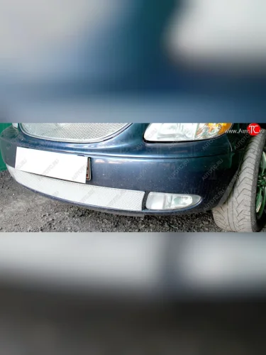 Зимняя заглушка воздухозаборника бампера Стрелка 11 Премиум (Цвет: хром) Chrysler Voyager RG минивэн дорестайлинг (2000-2004)