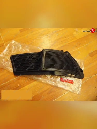 Левая заглушка отверстия ПТФ переднего бампера MOBIS KIA Forte 1 TD хэтчбек 5 дв. (2008-2013)