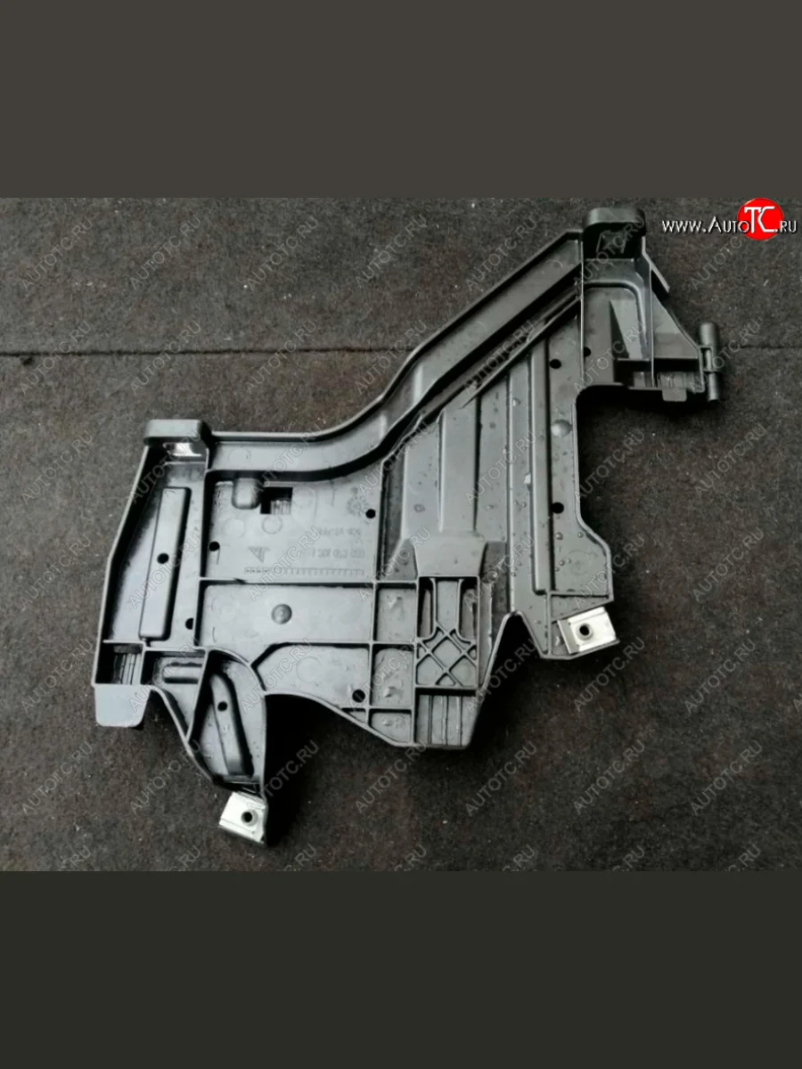 Правый кронштейн крепления фары HILLPORT Audi A4 B8 дорестайлинг, универсал (2007-2011)  с доставкой в г. Керчь