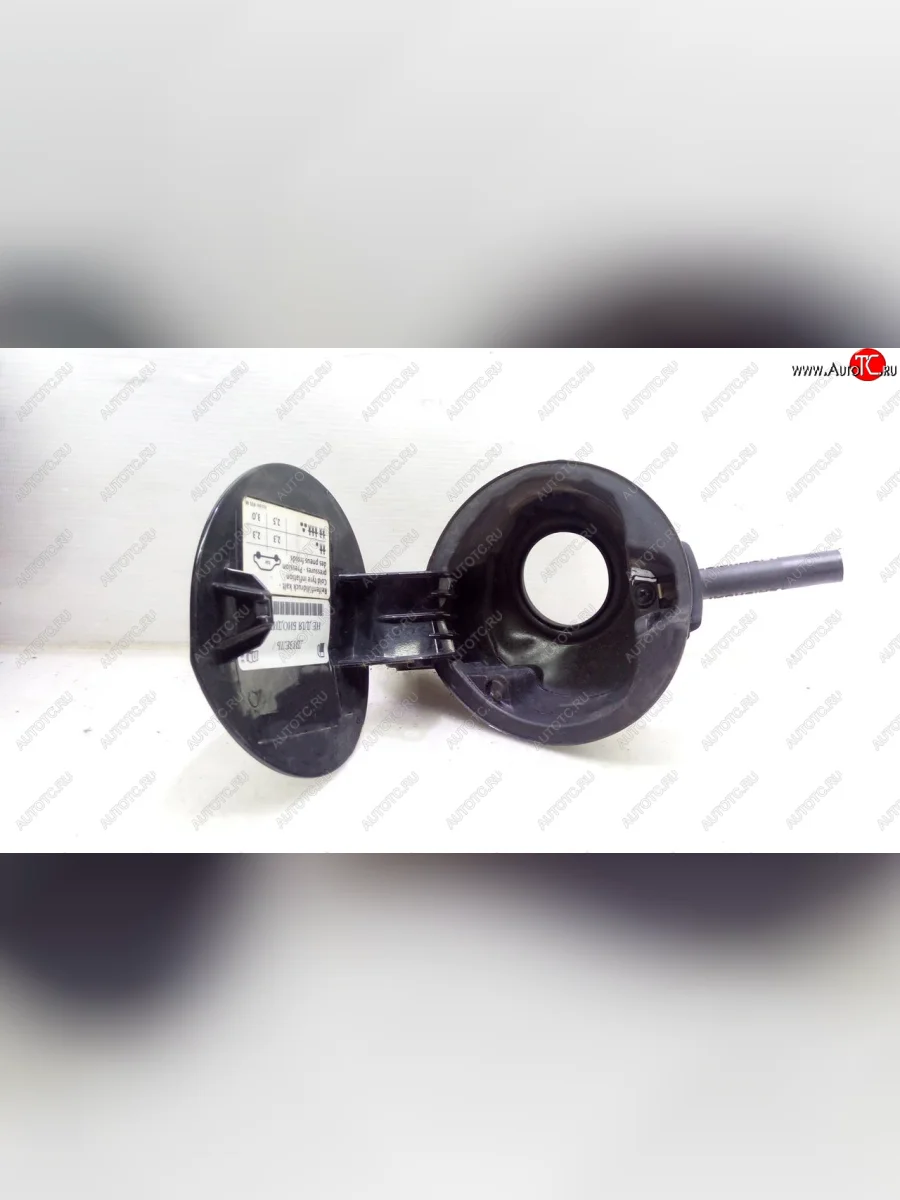 Крышка лючка заливной горловины топливного бака VAG Volkswagen Passat B6 универсал (2005-2010) (неокрашенный)  в Керчи Республика Крым