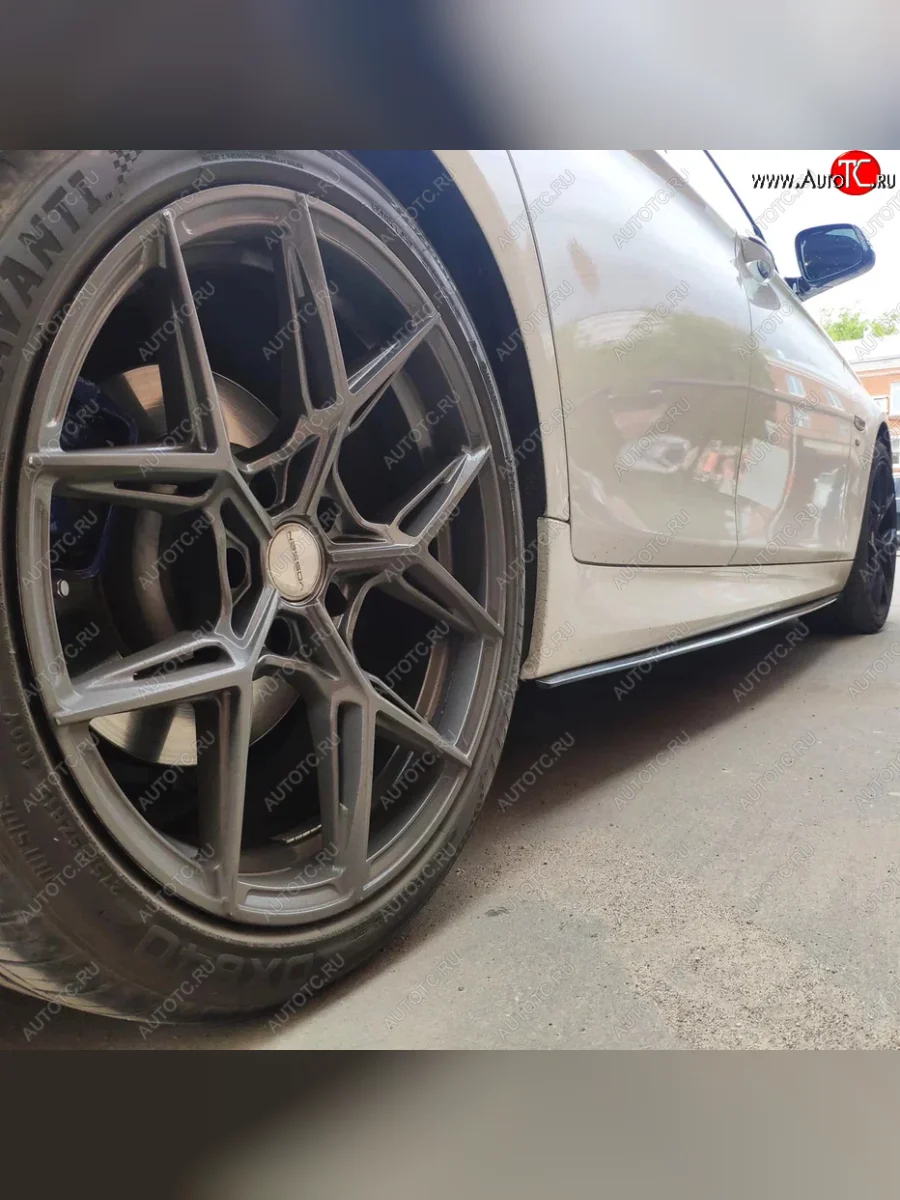 Пластиковые накладки порогов М-Perfomance BMW 5 серия F10 седан дорестайлинг (2009-2013) (цвет: черный глянец)  в Керчи Республика Крым