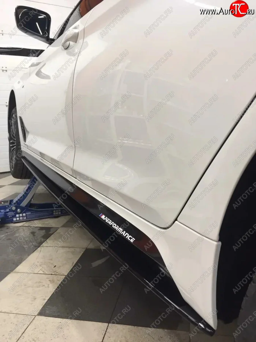 Пластиковые накладки под пороги M-порогов BMW 5 серия G30 дорестайлинг, седан (2016-2020) (черный глянец)  в Керчи Республика Крым